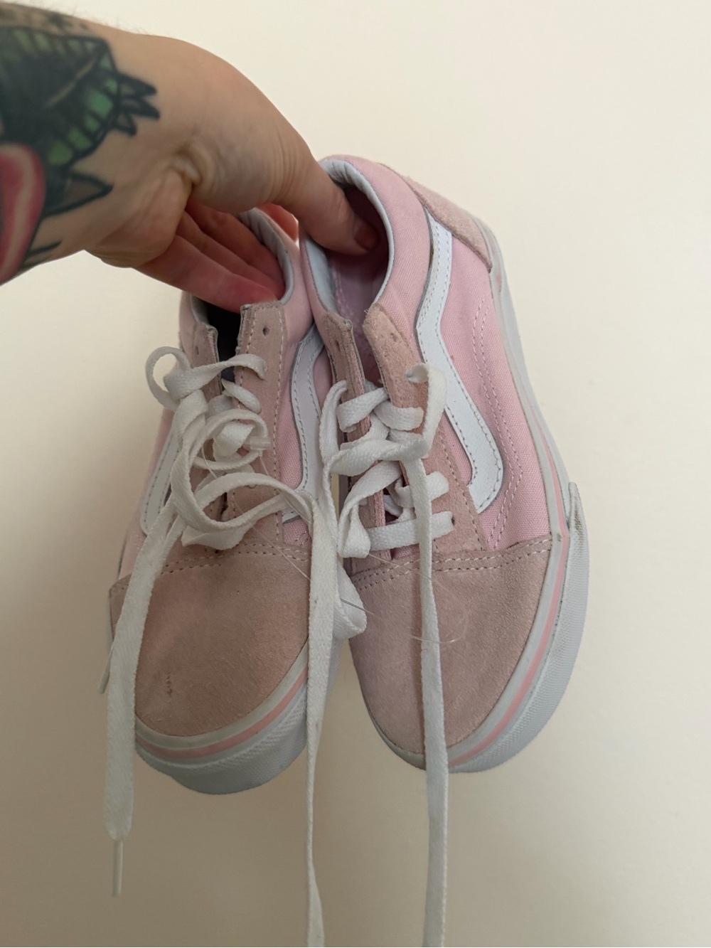 Vans Kids Low-Top Sneakers in Pink and White